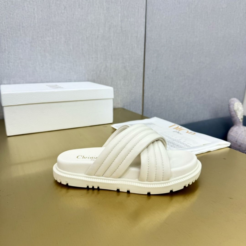 ch**an D*or slippers